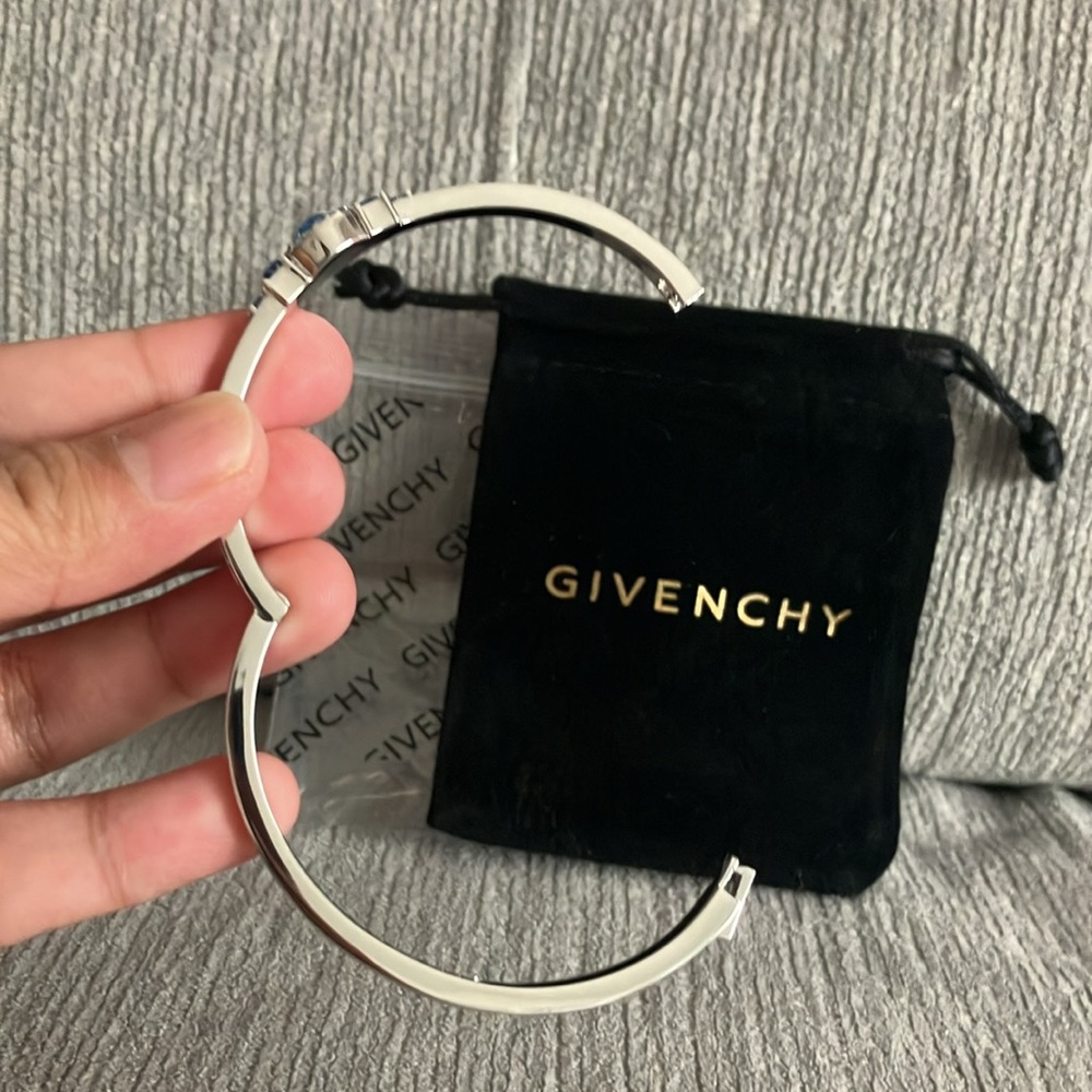 Givenchy bracelet - Picture 9 of 13